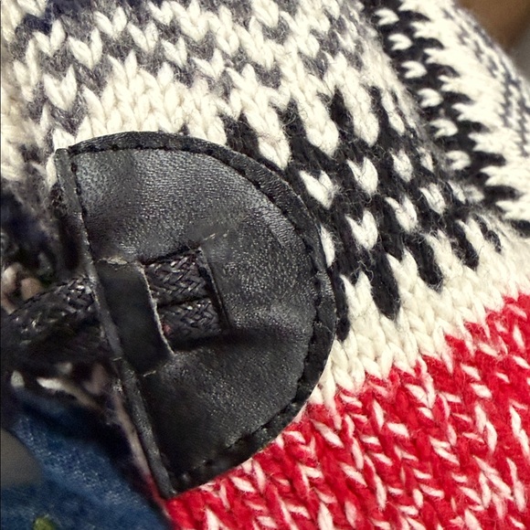 Tommy Hilfiger Short Sleeve Nordic Sweater Size Medium Southwestern - Picture 8 of 8